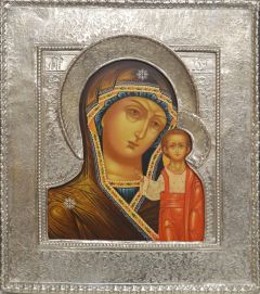 Рукописная икона Казанская с окладом (Размер 27х31 см)