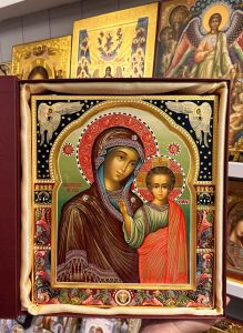 Рукописная икона Казанская с херувимами №106 (Размер 27х31 см)